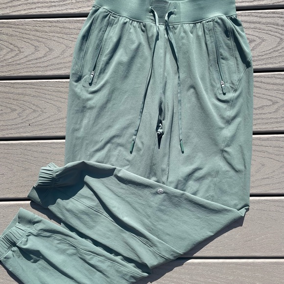 Lululemon License to Train High-Rise Pant - Picture 7 of 8